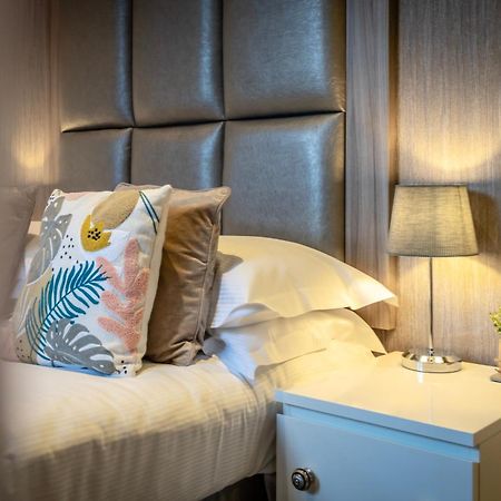 31 Cocoa Suites York Bagian luar foto
