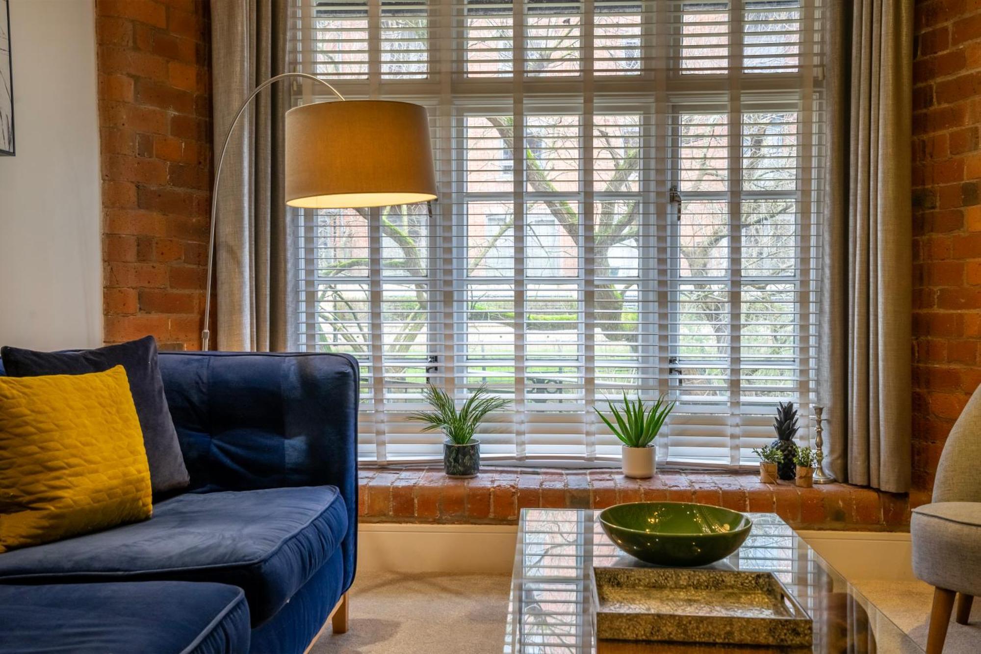 31 Cocoa Suites York Bagian luar foto